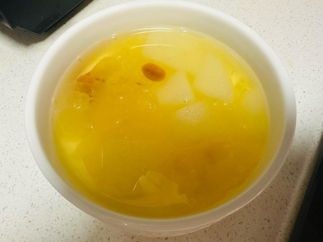 冰糖银耳梨汤