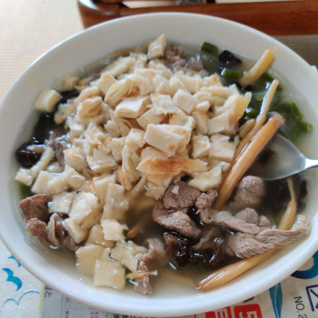 牛肉泡馍，正宗的味道