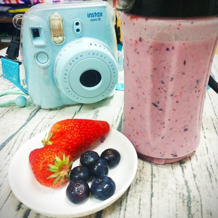 无糖双莓酸奶昔       （断糖期健康瘦身饮品）的做法