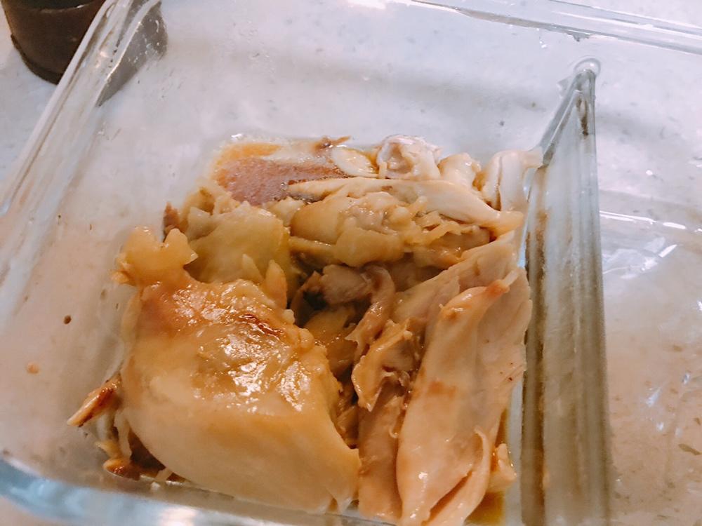 葱姜蒸鸡腿肉-健康简单的肉食凉菜