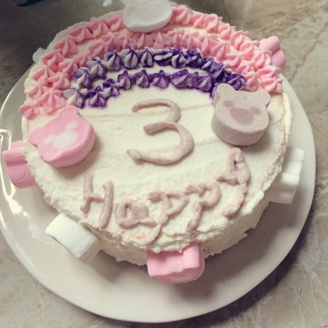 草莓棉花糖生日蛋糕