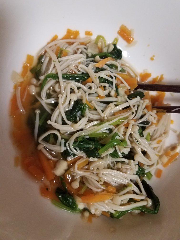 简单快手的凉拌金针菇
