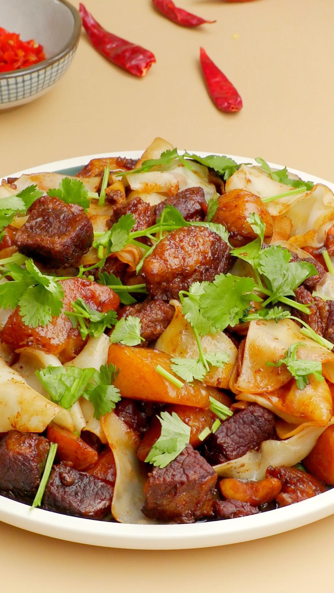 牛肉焖饼子的做法