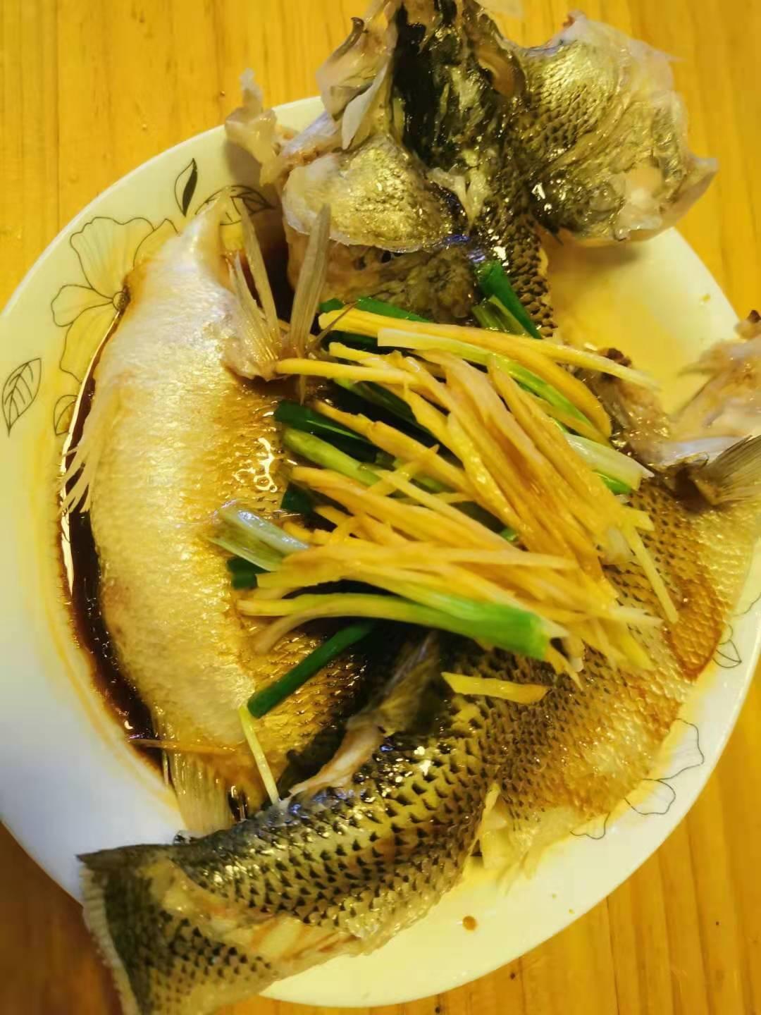 清蒸鲈鱼