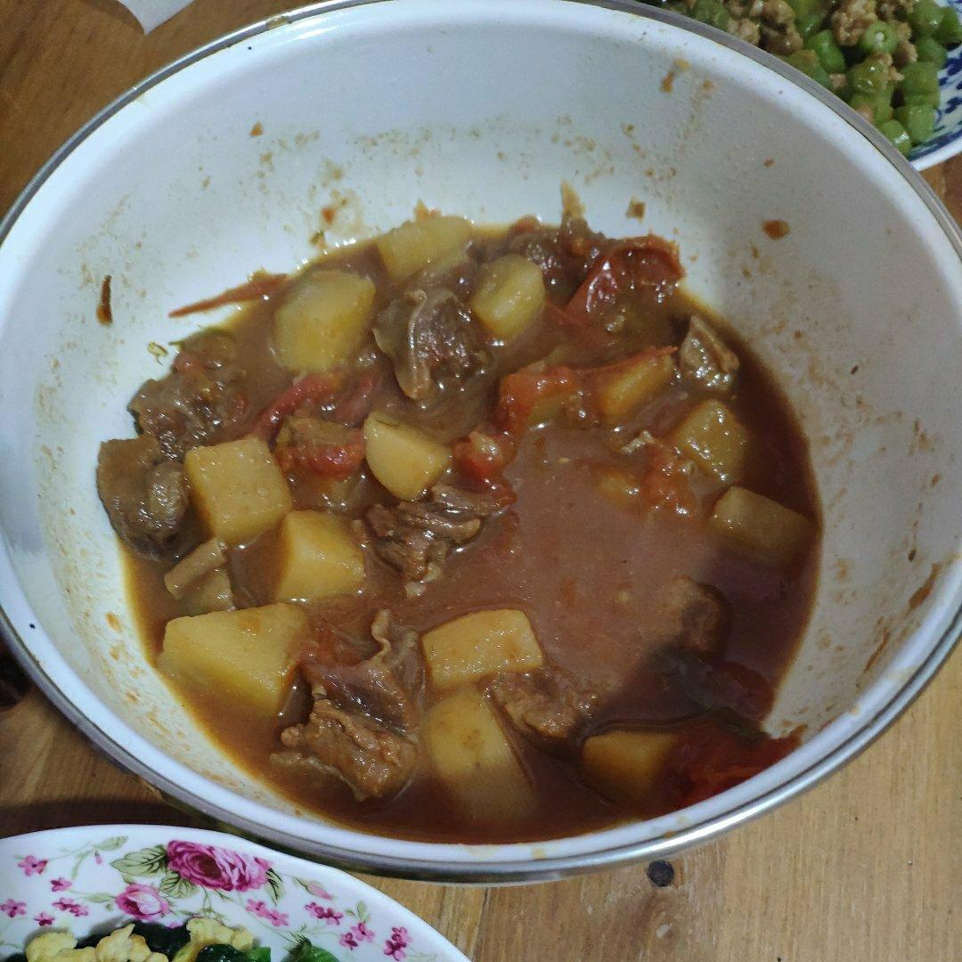 番茄土豆炖牛腩