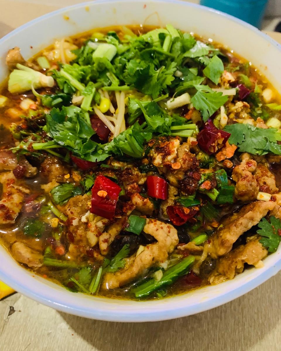 厨师长教你：“水煮肉片”的正宗做法，这味道真的很四川