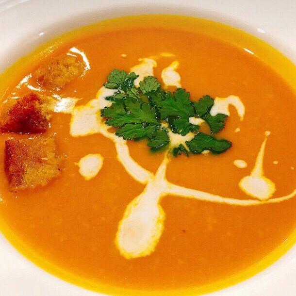 时髦煮妇misszhang做的奶油南瓜汤