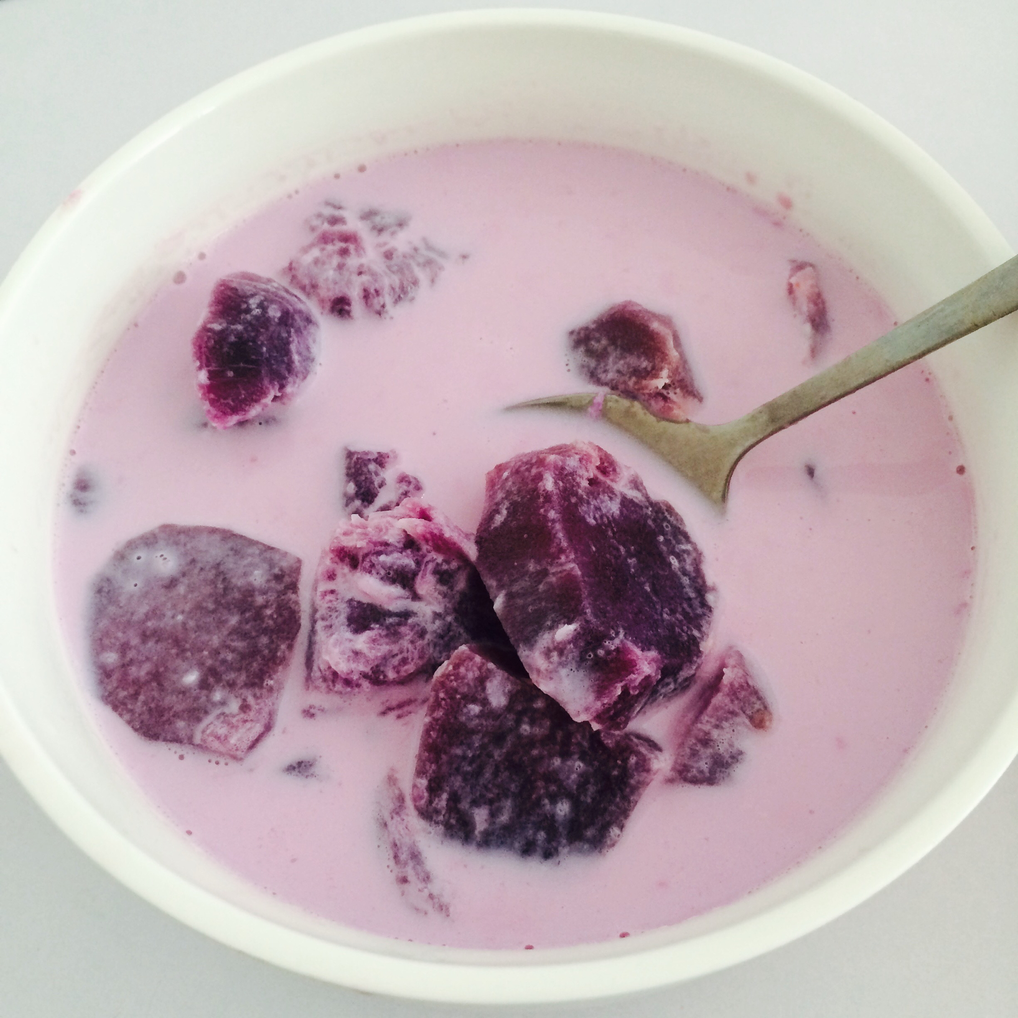 喵了个咪-做的紫薯牛奶