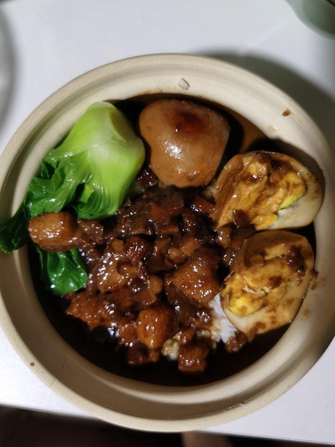 洋葱酥卤肉饭