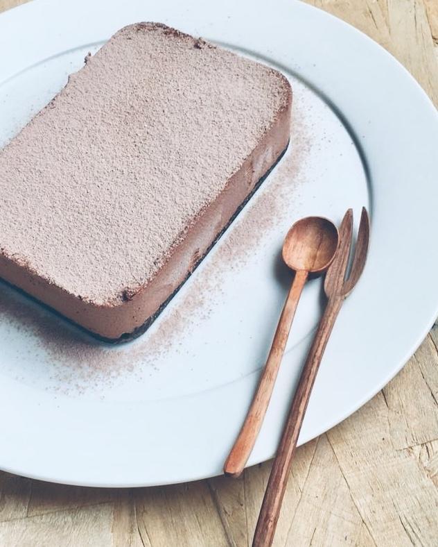 奥利奥饼底的巧克力慕斯蛋糕【八寸】