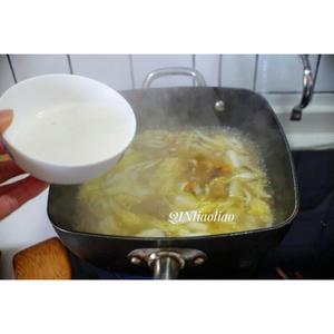 娃娃菜香菇瘦肉羹––太太乐鲜鸡汁的做法 步骤10