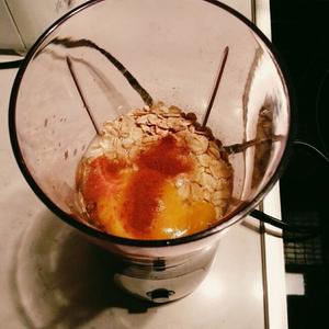 一人早餐-无油的燕麦粉可丽饼的做法 步骤1