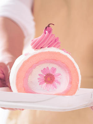 粉琉璃蛋糕卷的做法 步骤9