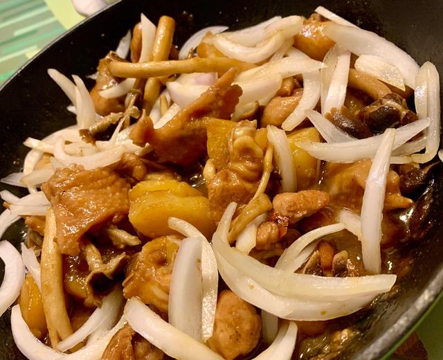 蒜香鸡翅煲的做法