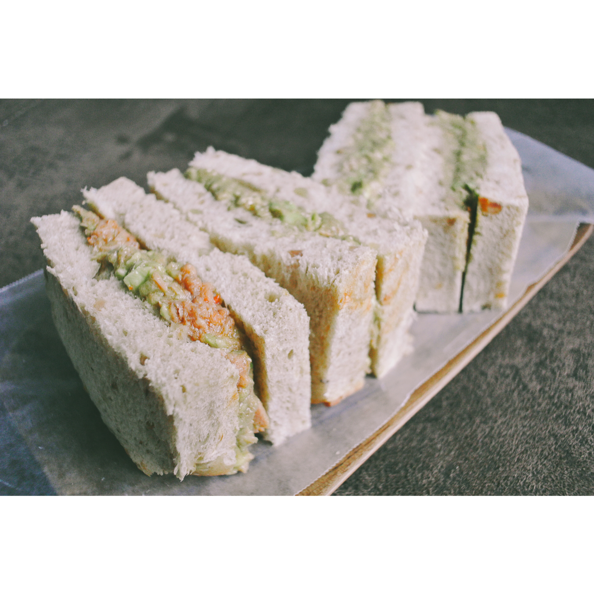 牛油果吞拿鱼三明治