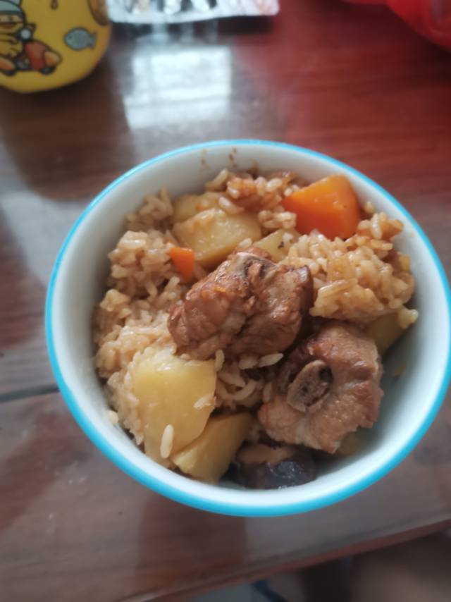 电饭锅排骨土豆焖饭