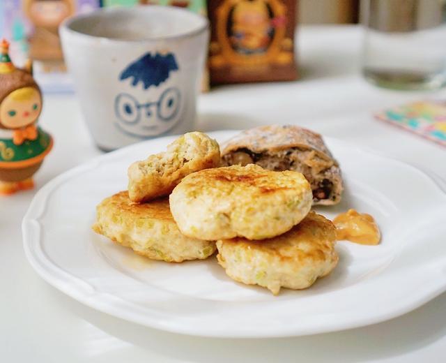 香煎芹菜鸡肉饼的做法