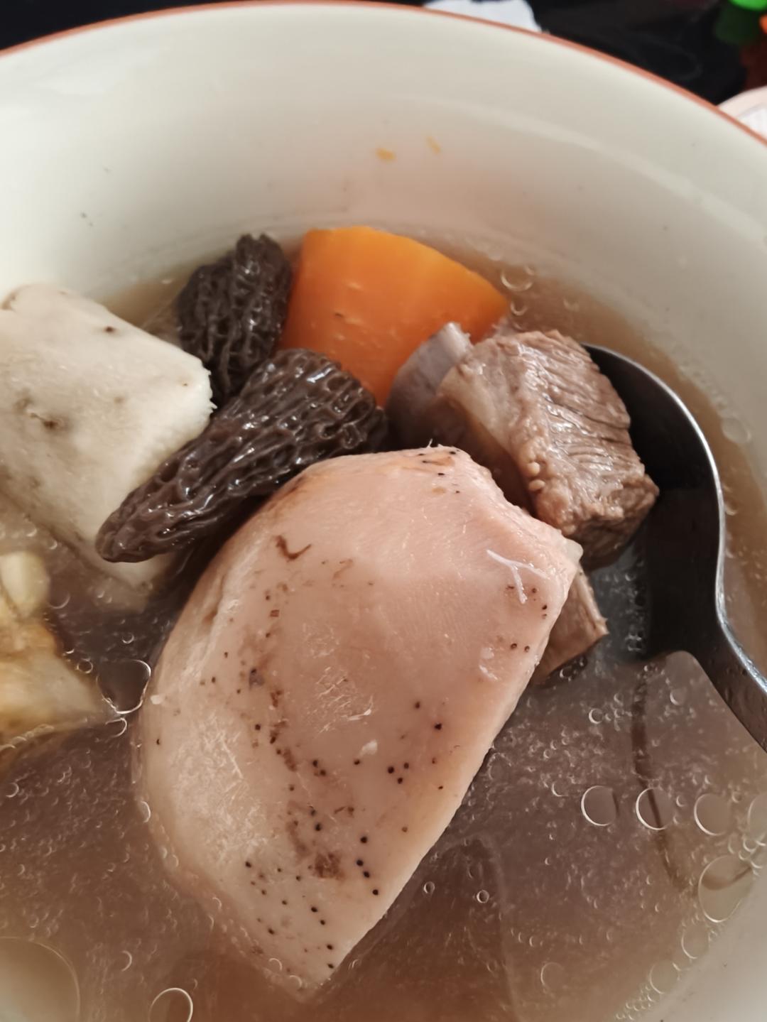 连吃三碗的玉米山药排骨汤