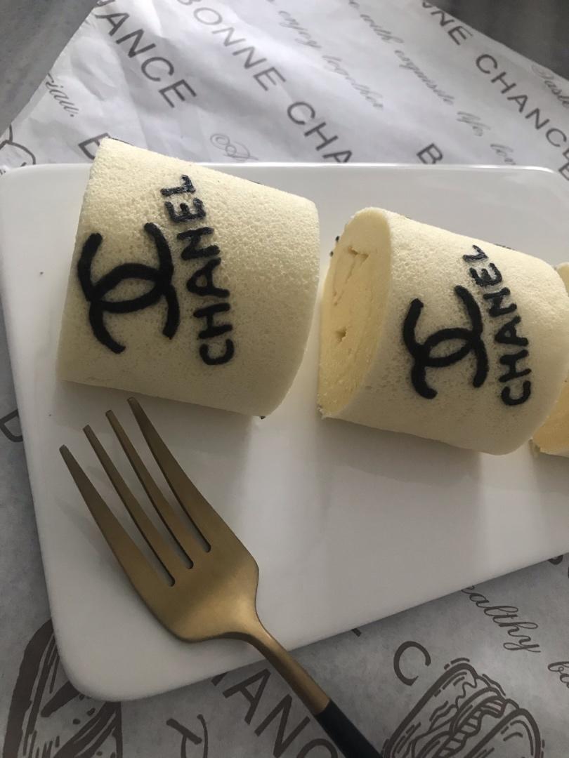 限量版-手绘香奶奶蛋糕卷