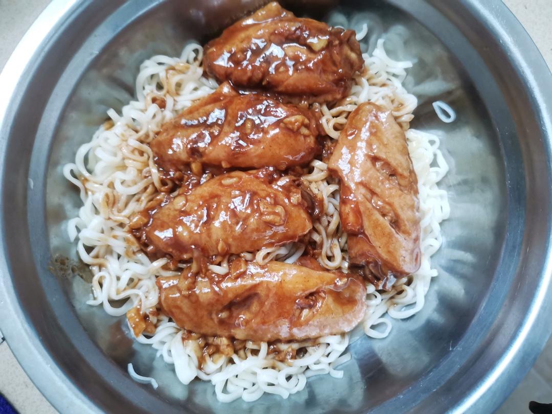 不要再可乐鸡翅了，求求你试试蒜香鸡翅吧，香味捅破天花板！