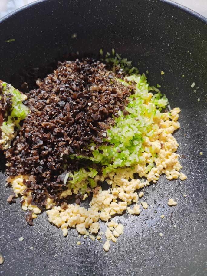 懒人版西葫芦鸡蛋水饺