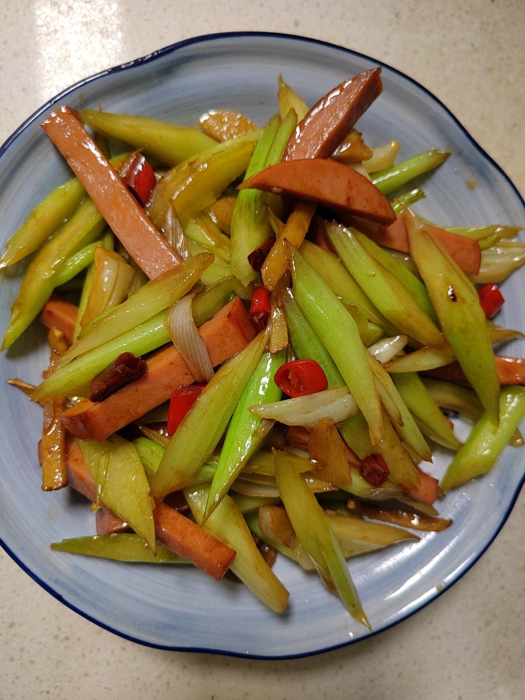 芹菜炒火腿