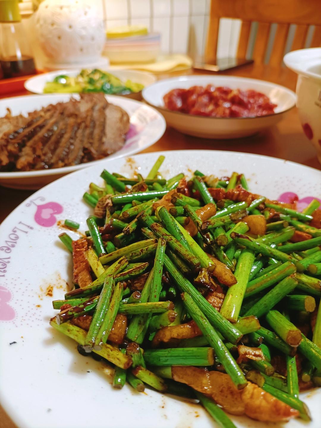 蒜薹炒肉丝