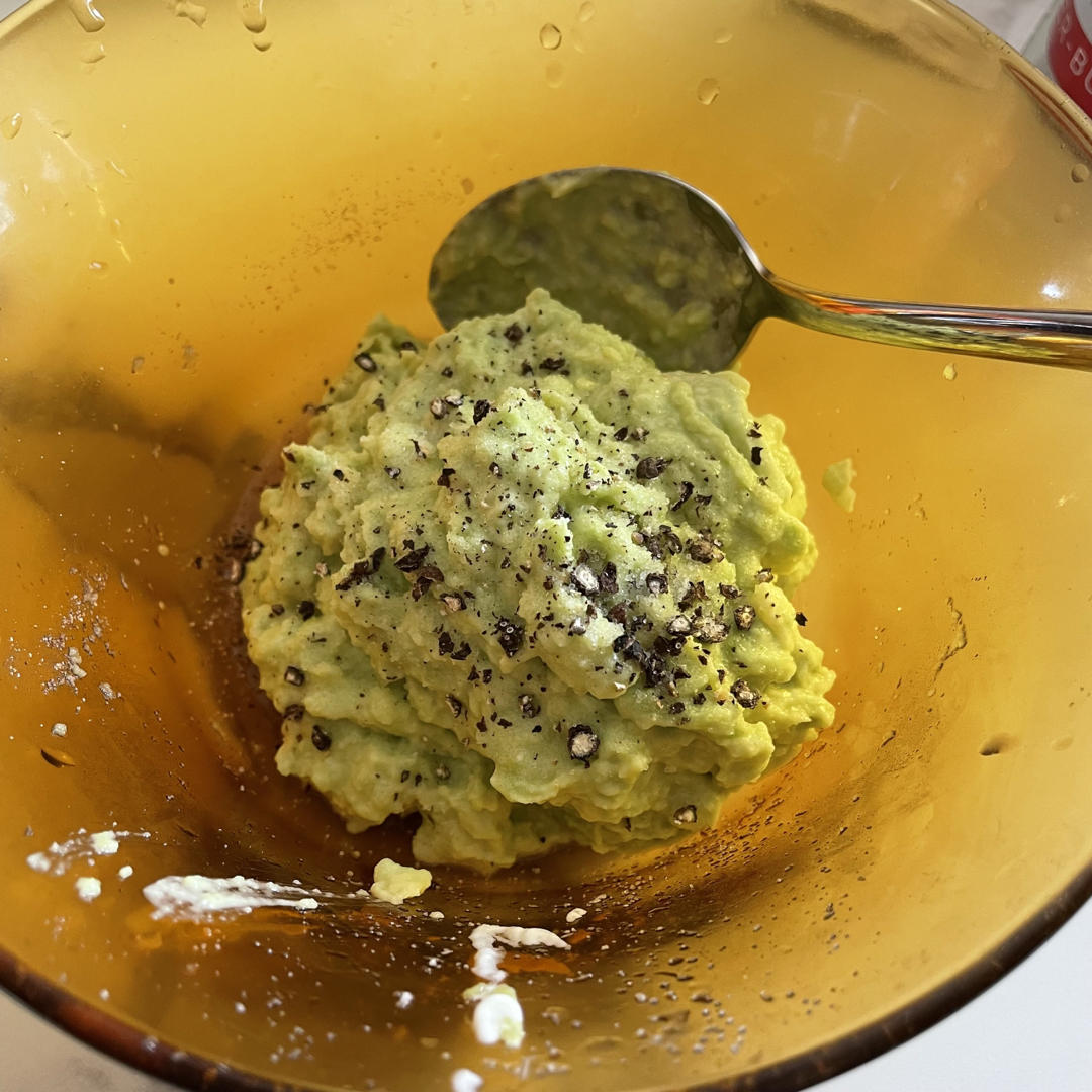 浓郁牛油果酱（附牛油果防氧化方法）