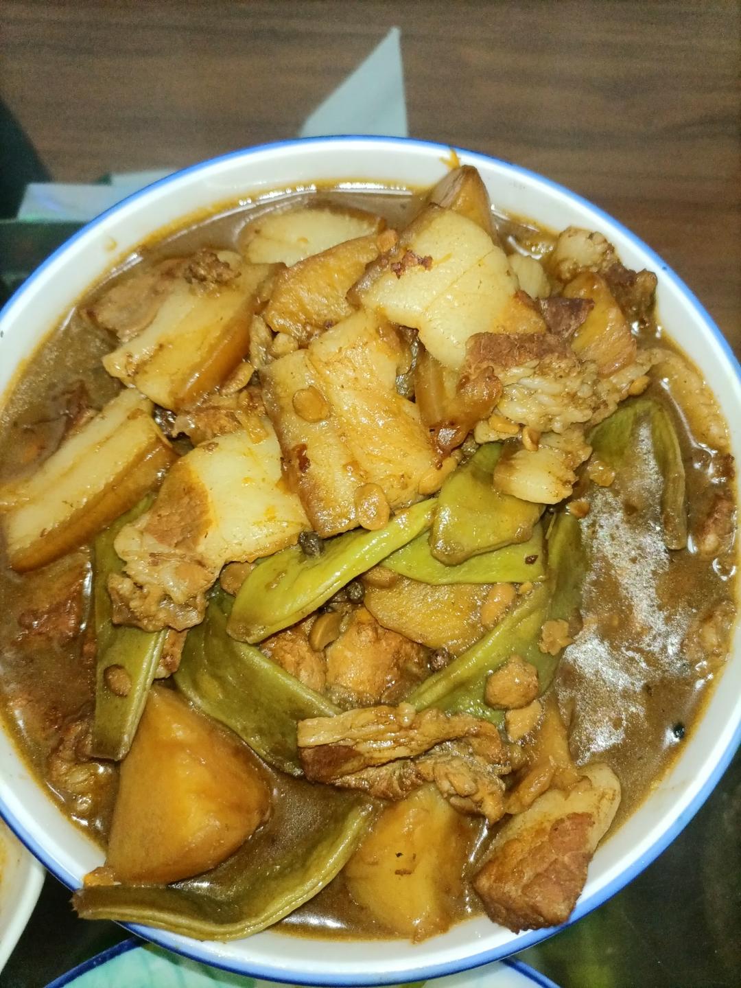 绝对正宗的东北土豆豆角炖五花肉