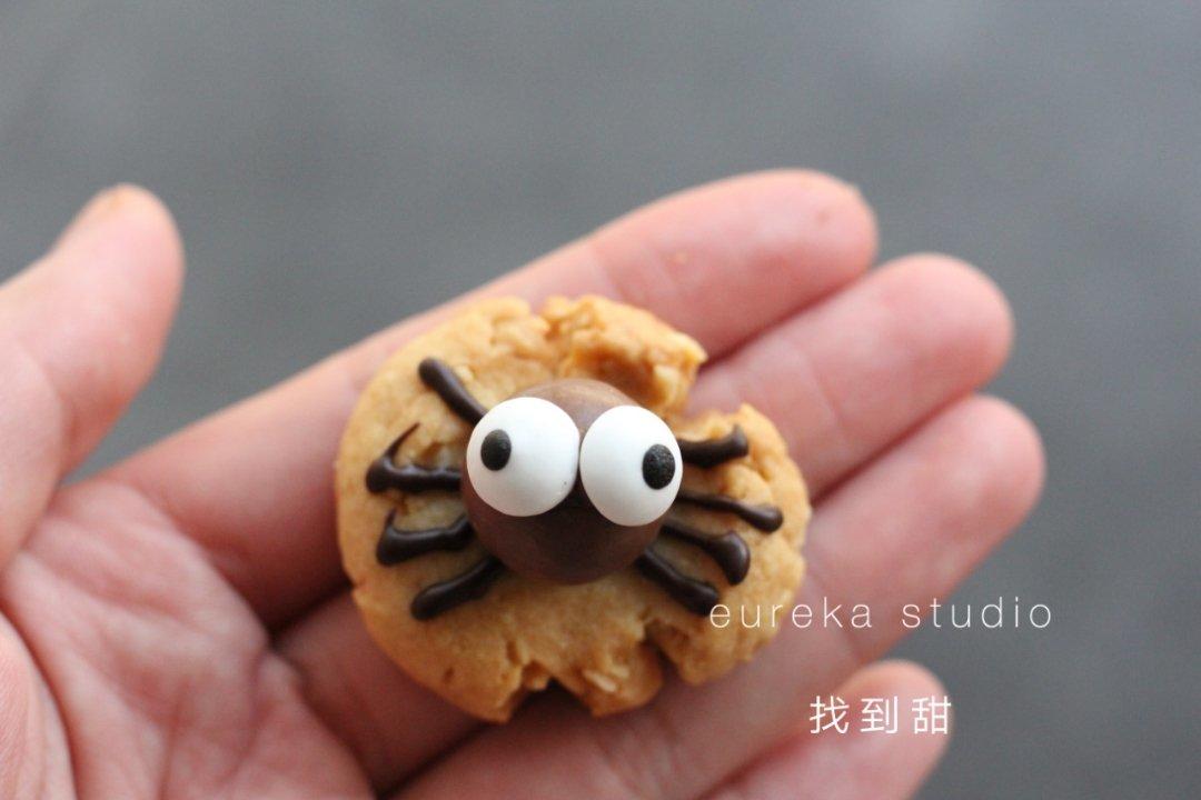 搞怪“蛛蛛”杯子蛋糕
