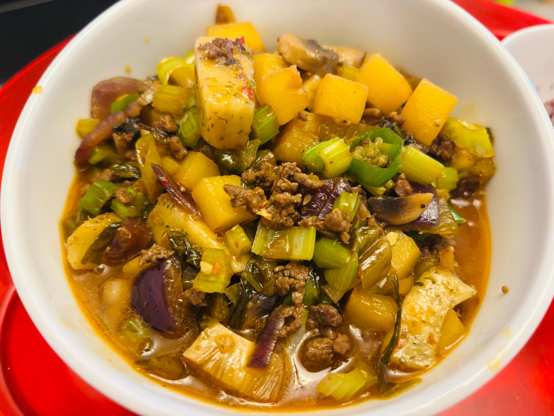 【多汁麻辣牛肉末烧土豆】-15分钟搞定的下饭菜