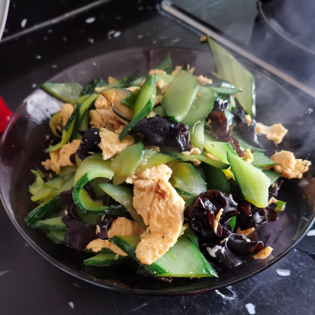 黄瓜木耳炒鸡蛋