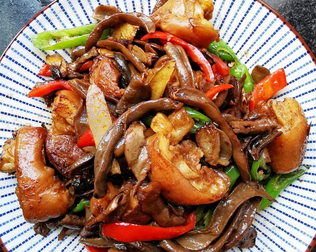 狗儿豆干焖猪蹄的做法