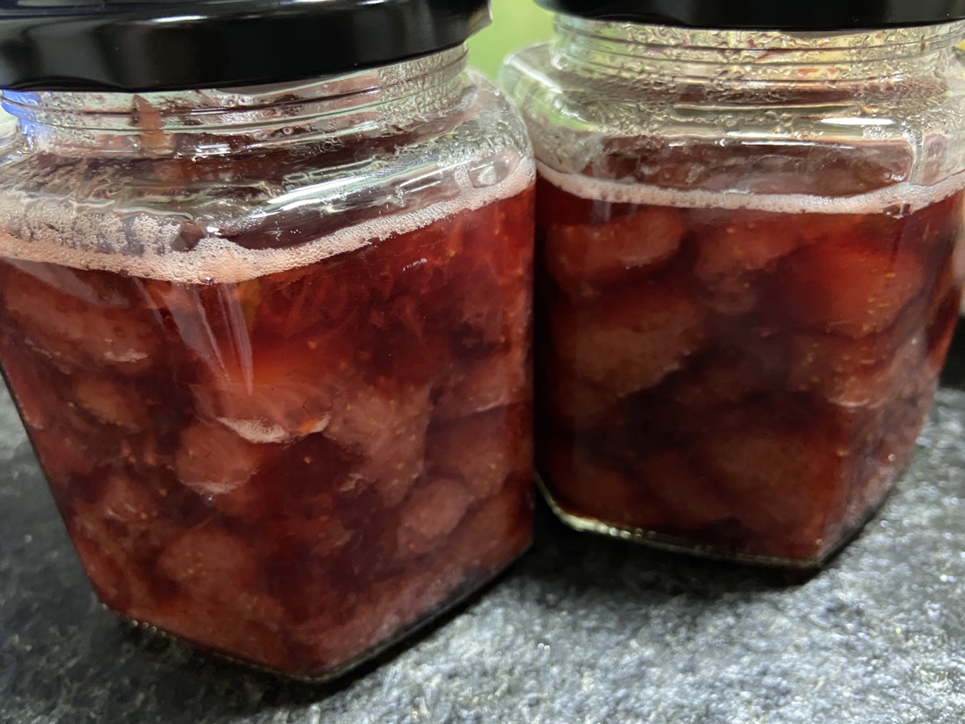 可常温保存一年的酸甜草莓酱