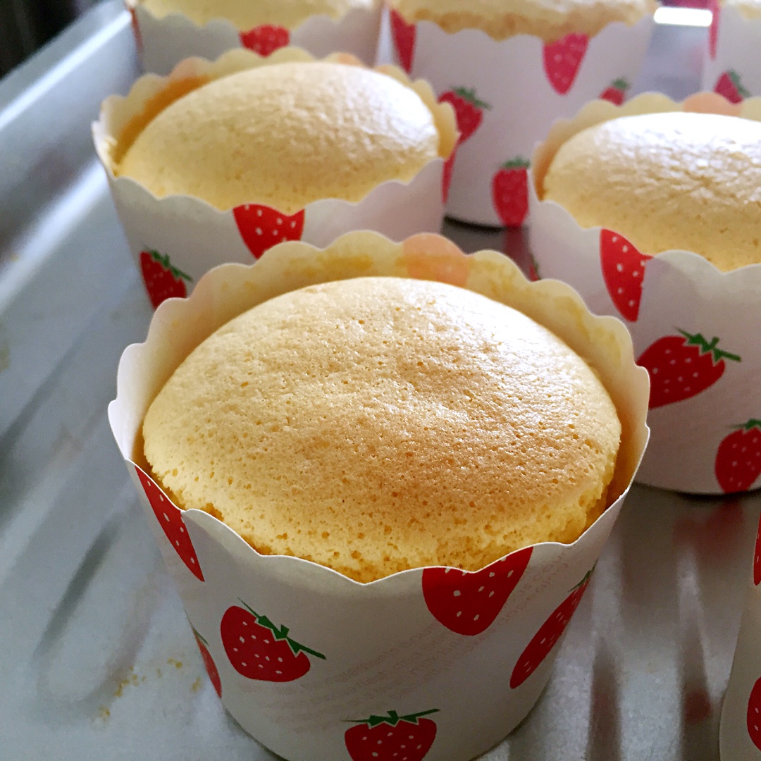 软绵绵戚风纸杯蛋糕