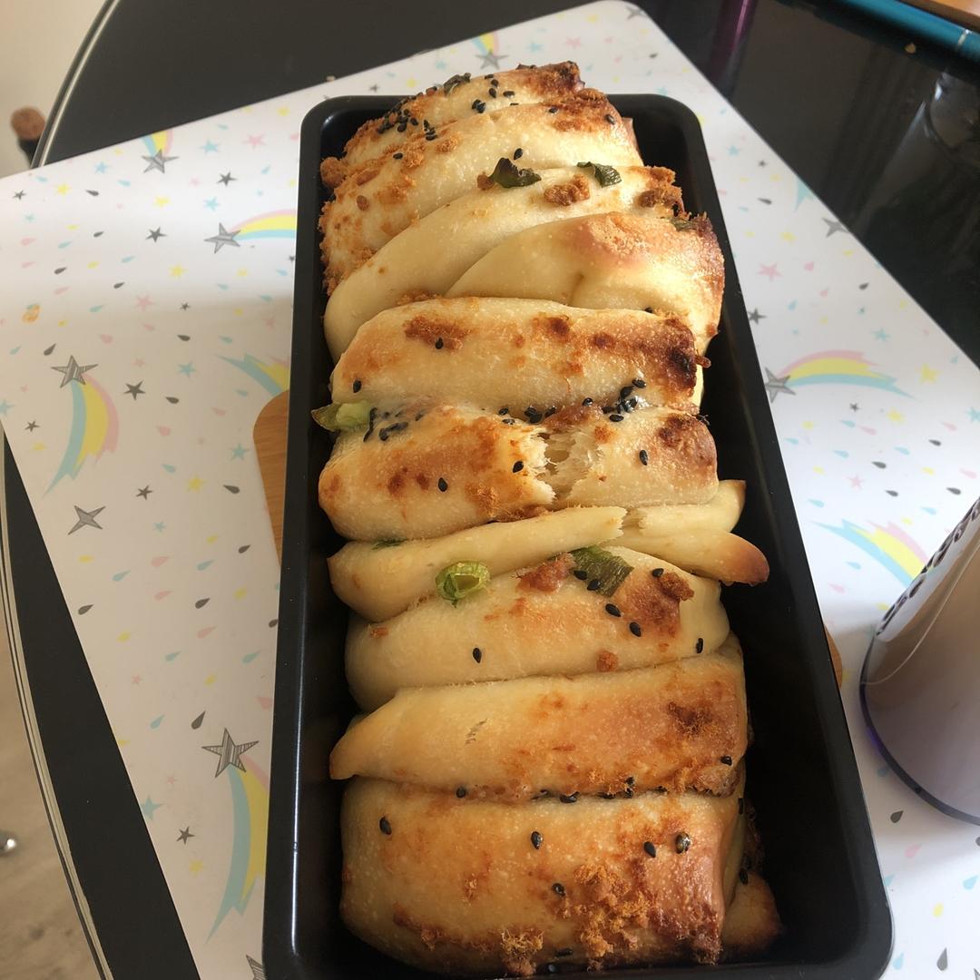 手撕千层肉松面包
