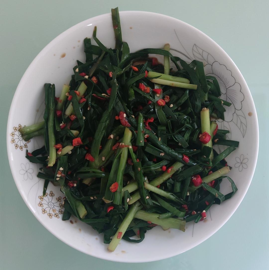 凉拌韭菜