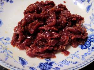 让牛肉成为你的拿手菜—香菜炒牛肉的做法 步骤2