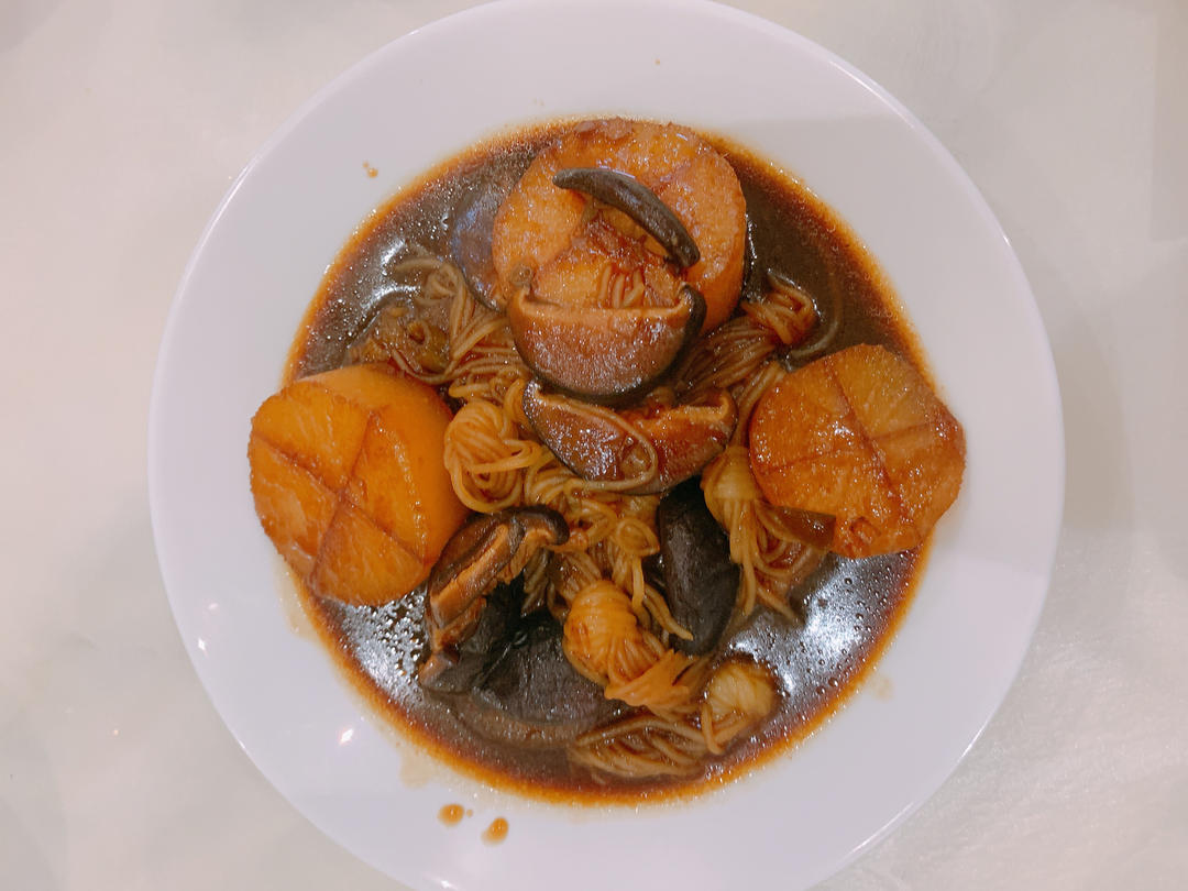 比肉好吃的【鲍汁萝卜煲】，成本5元，热乎饱全家！