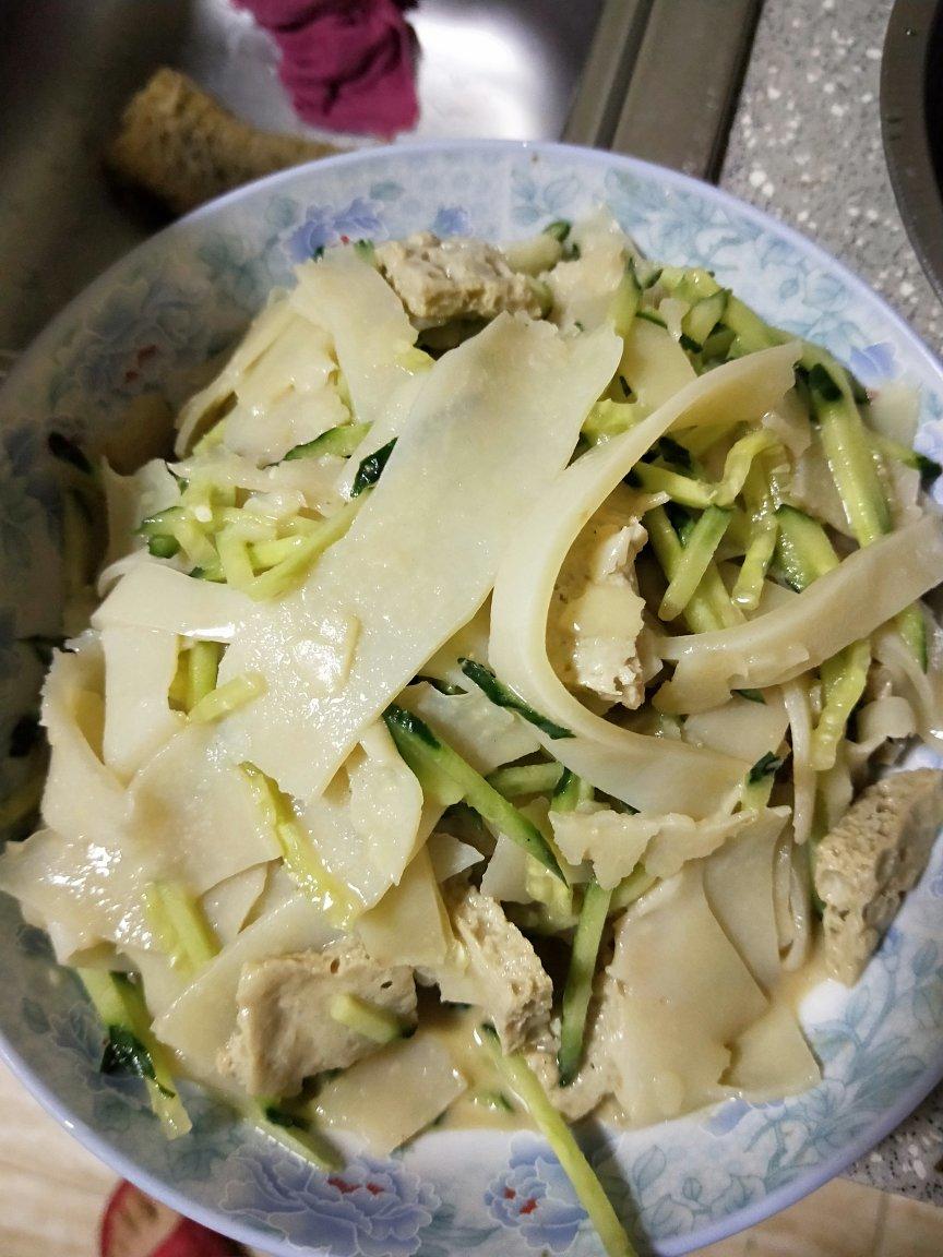 凉皮-家庭自制（告诉你自己做更劲道的秘诀）