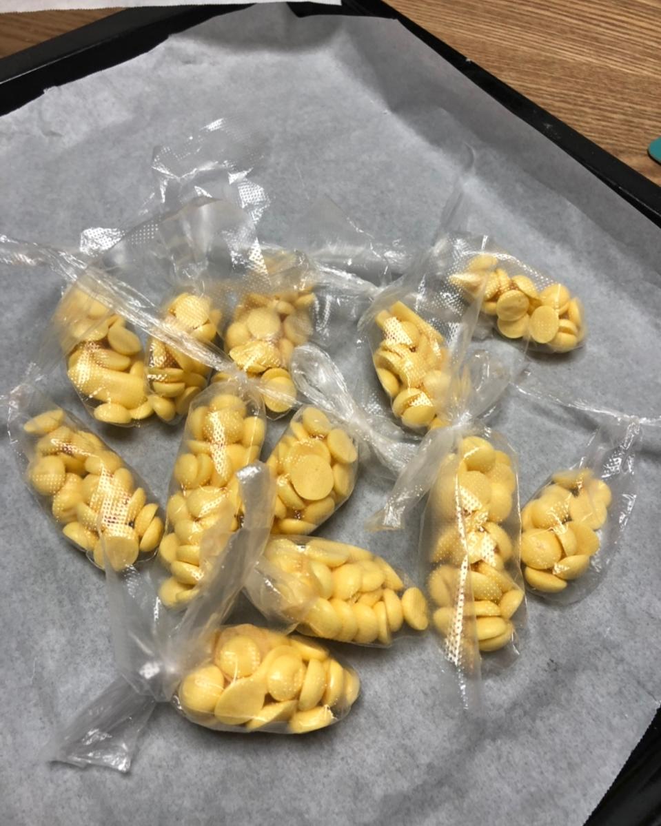 入口即化的无添加蛋黄溶豆