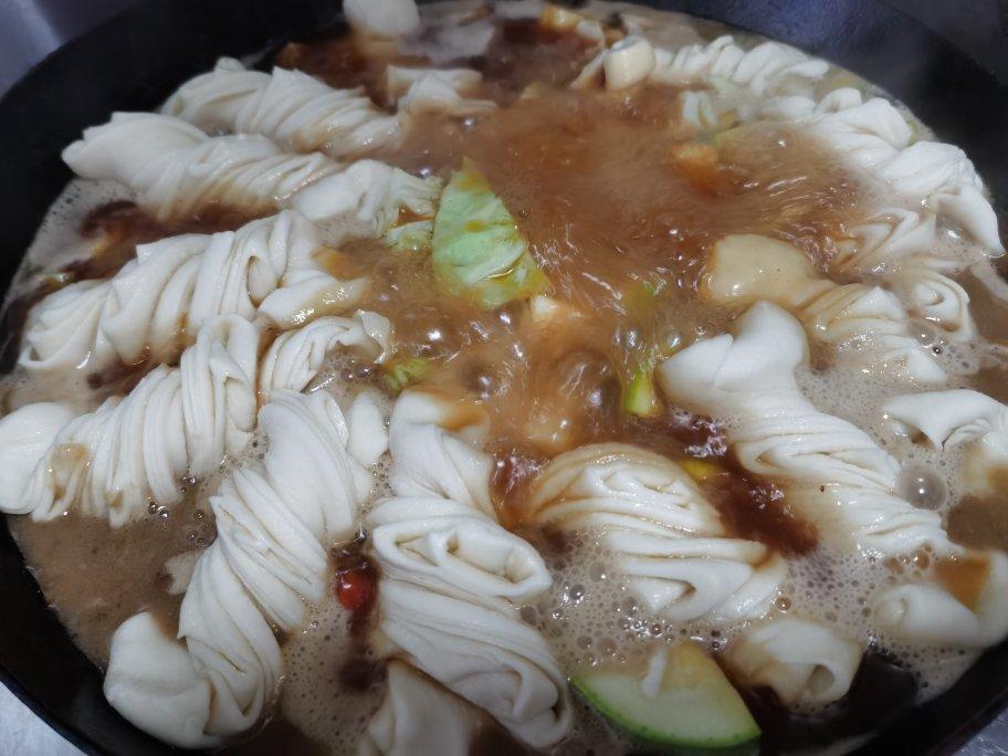 东北一锅出（焖卷子）