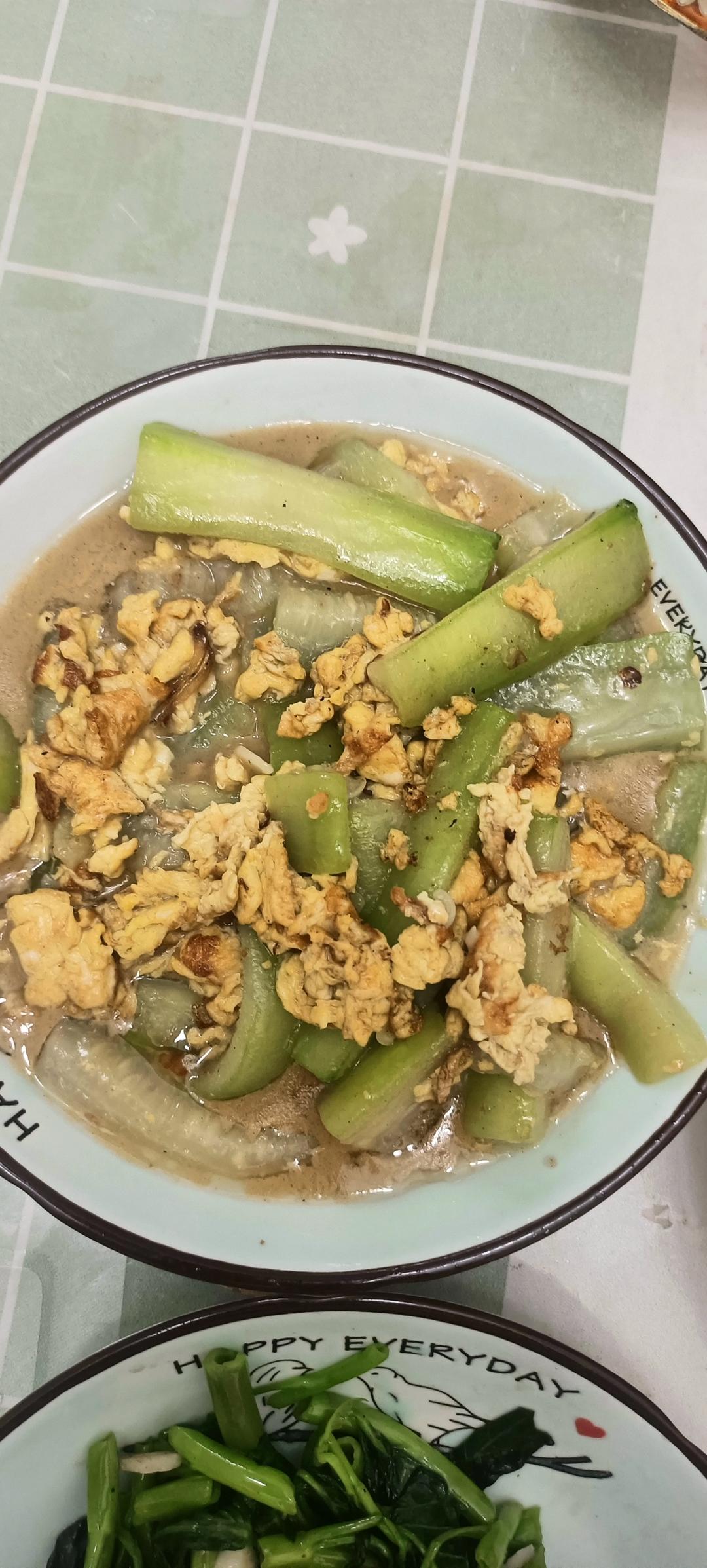 鲜香美味！好吃到舔盘的丝瓜炒鸡蛋