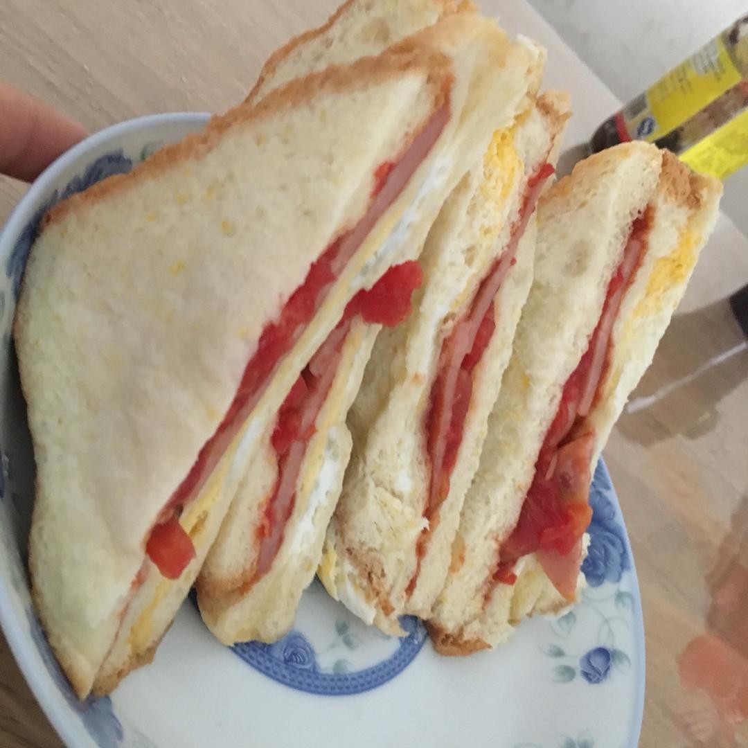 【1分钟鸡蛋三明治】微波懒人早餐