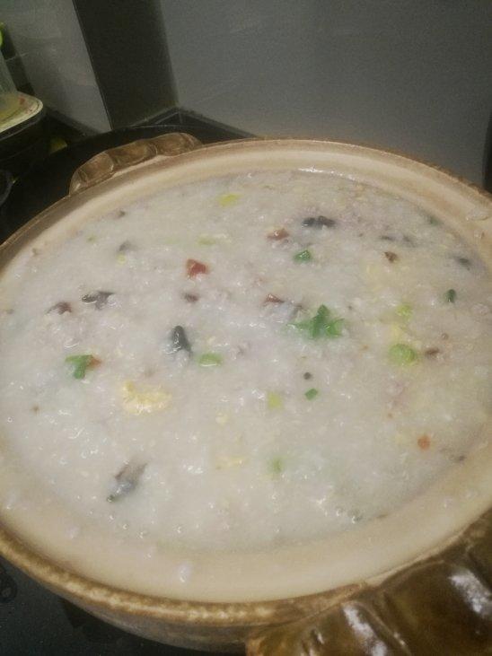 堂妈小厨——超好喝的皮蛋瘦肉粥