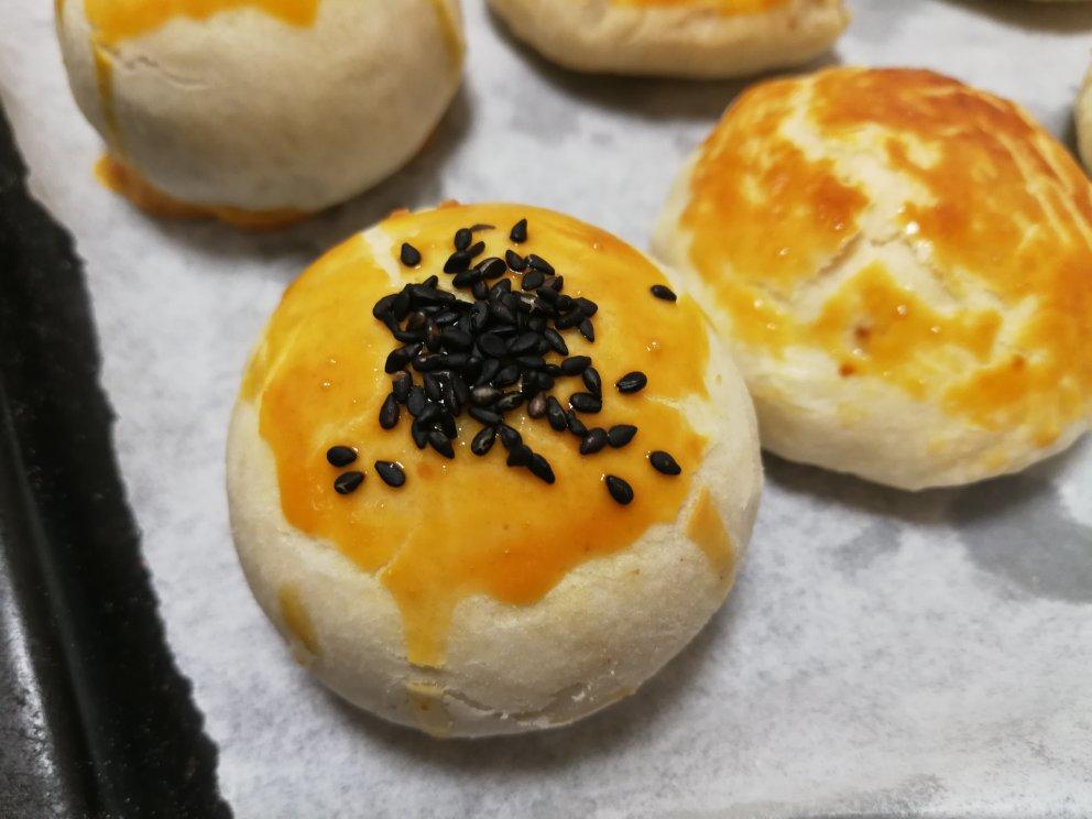 酥掉渣的蛋黄酥