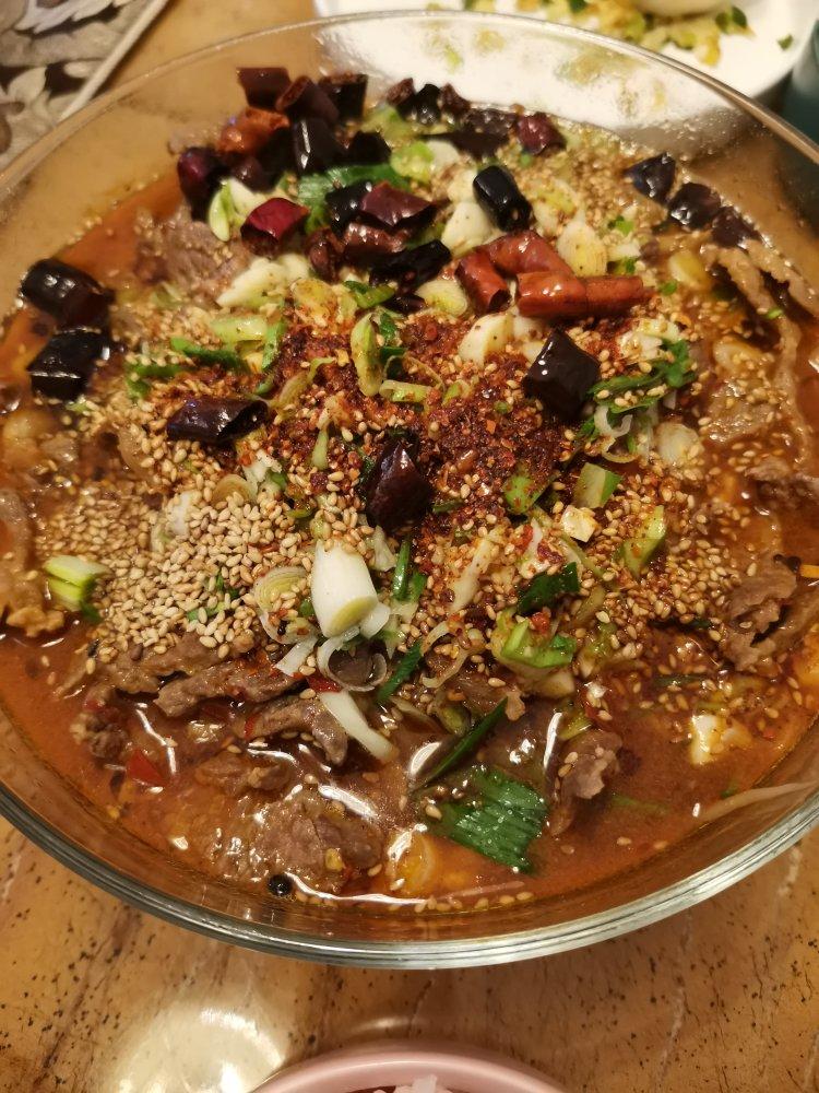 水煮牛肉：《中餐厅》张亮拿手菜（视频菜谱）