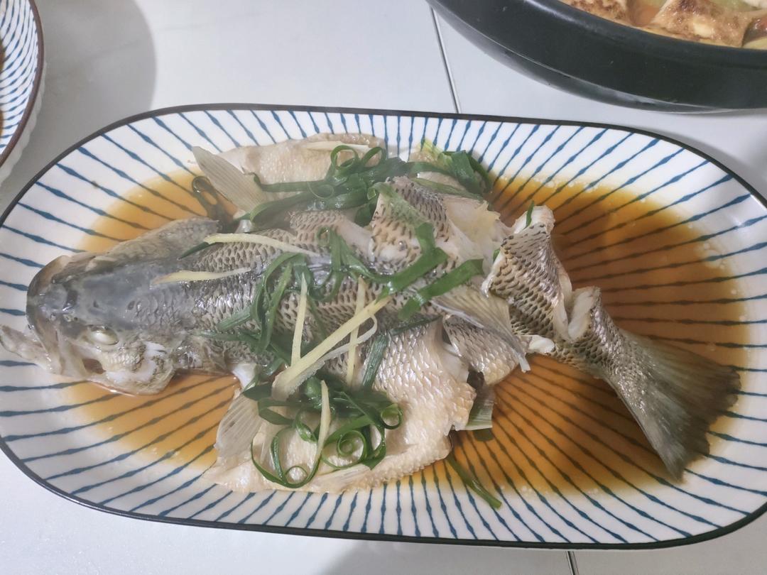 清蒸鲈鱼
