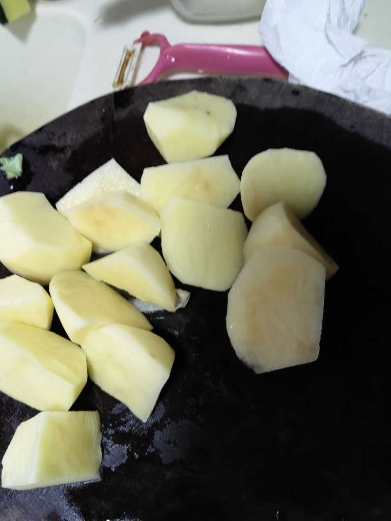土豆红烧肉的做法 步骤7