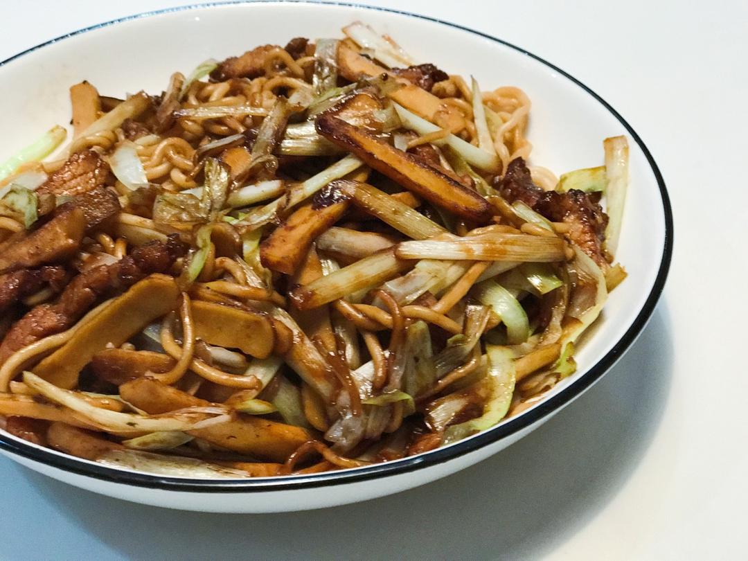 韭黄香干肉丝炒面